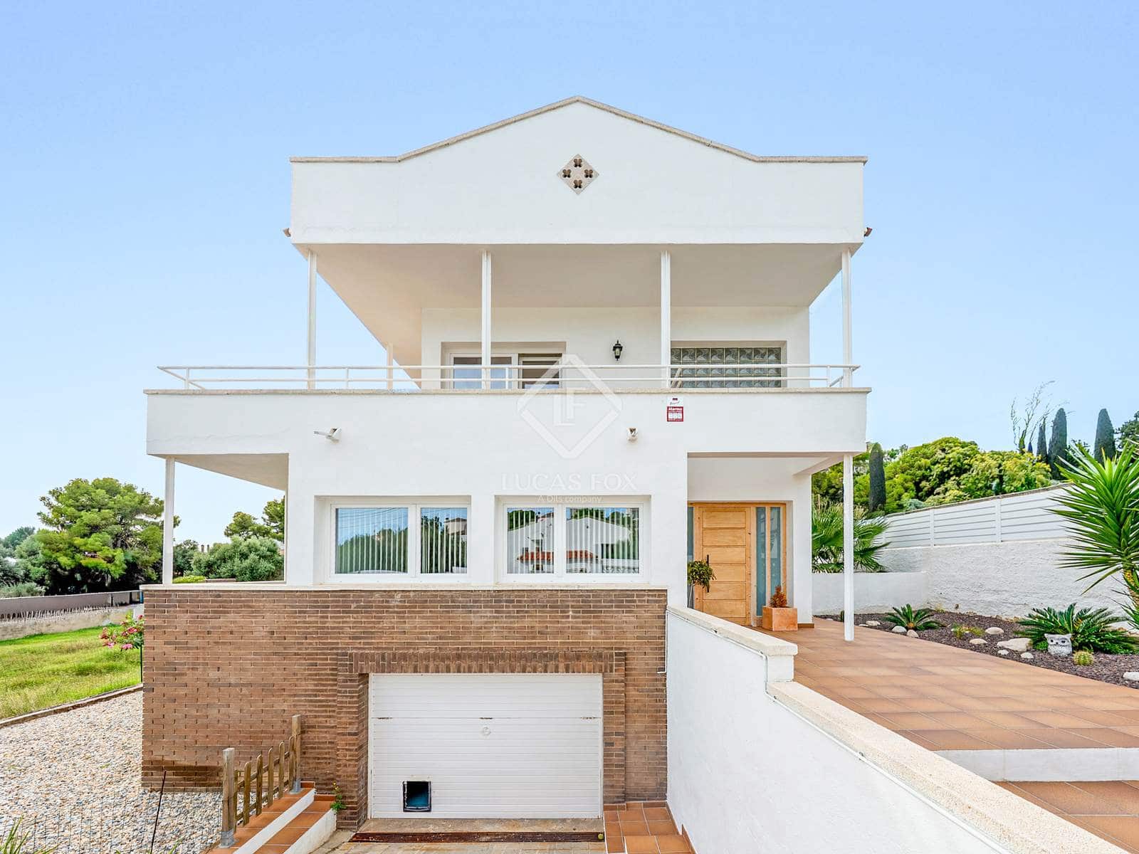 4 slaapkamer Villa te koop in El Vendrell met zwembad garage - € 575.000 (Ref: 9384908)