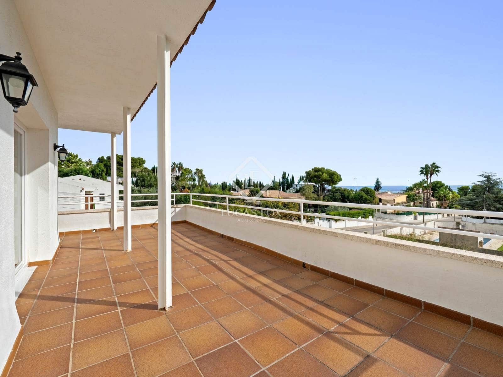 4 slaapkamer Villa te koop in El Vendrell met zwembad garage - € 575.000 (Ref: 9384908)