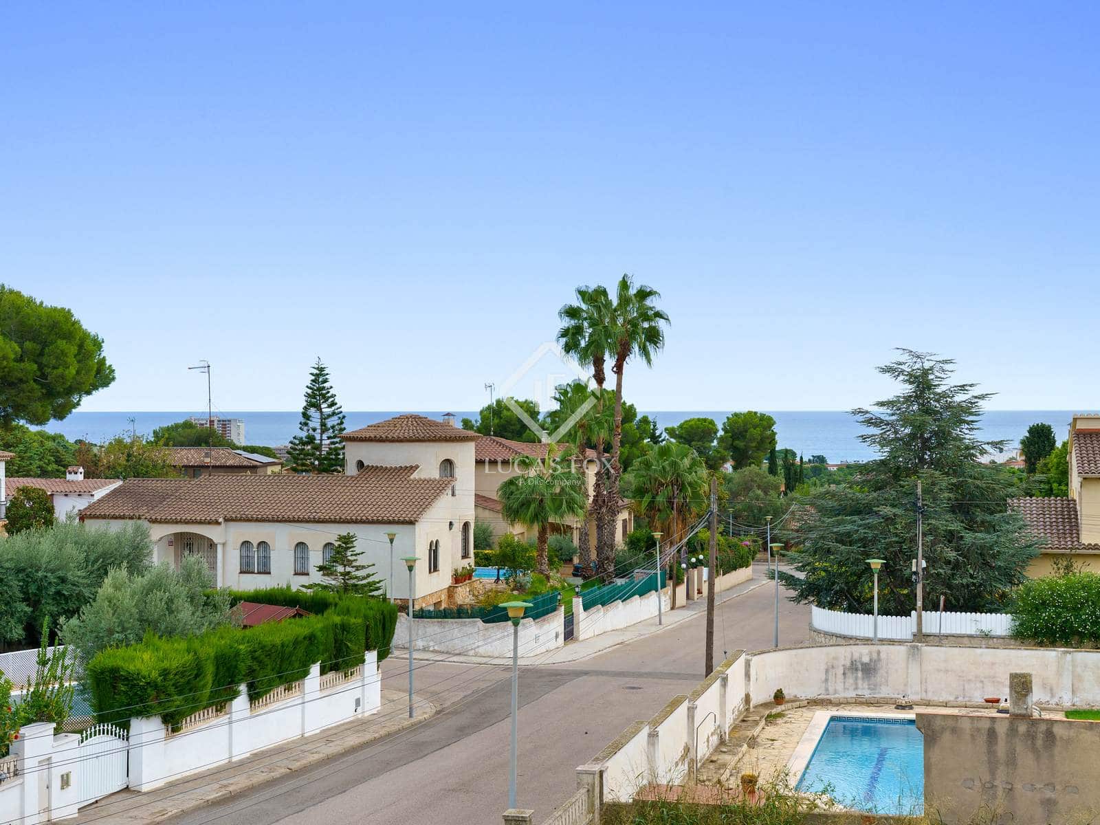 4 slaapkamer Villa te koop in El Vendrell met zwembad garage - € 575.000 (Ref: 9384908)