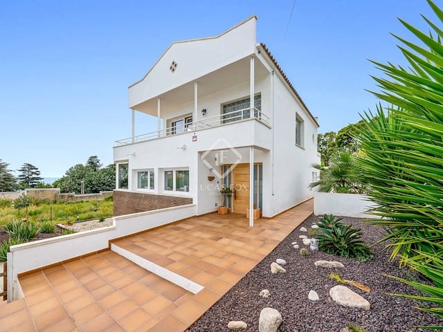 4 bedroom Villa for sale in El Vendrell with pool garage - € 575,000 (Ref: 9384908)