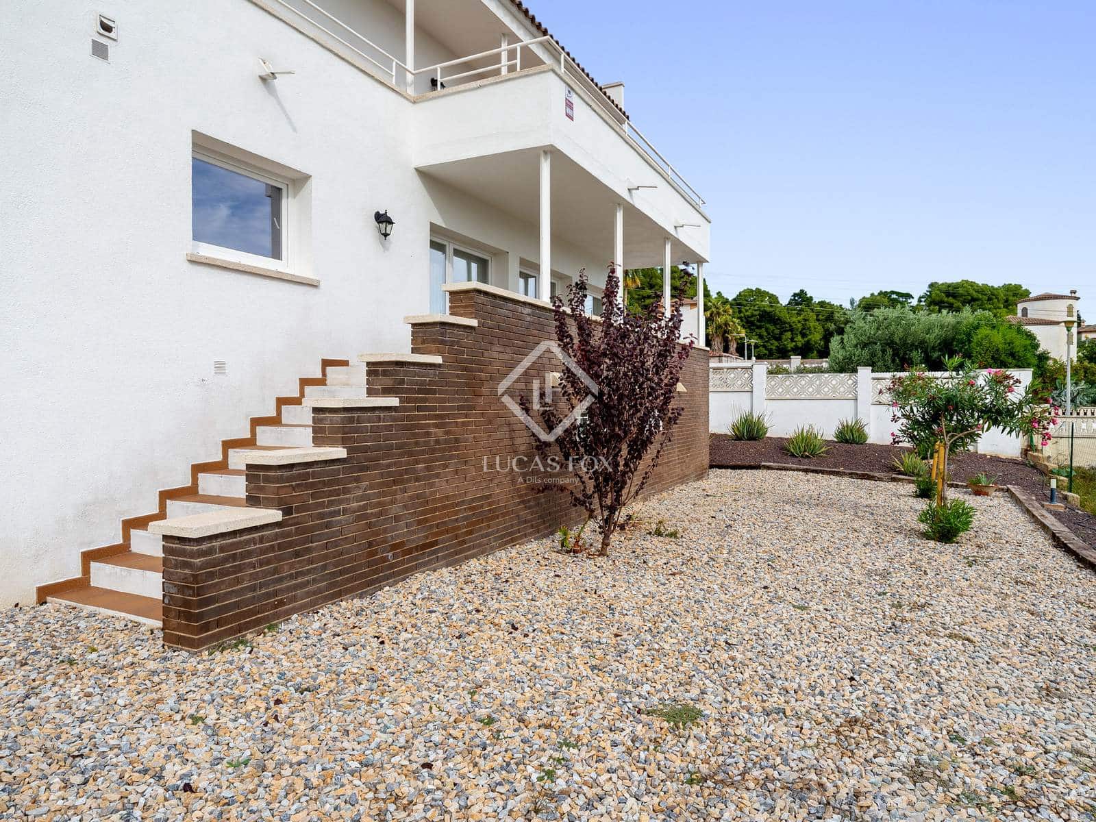 4 slaapkamer Villa te koop in El Vendrell met zwembad garage - € 575.000 (Ref: 9384908)