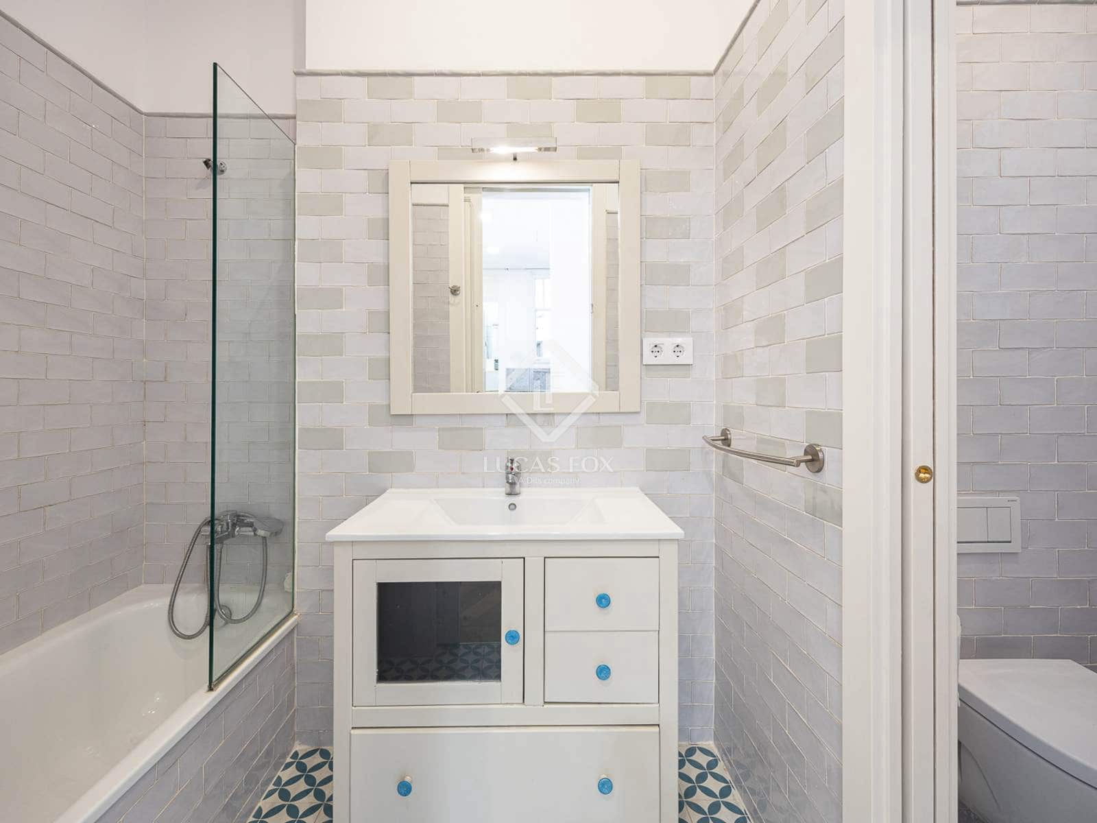 Appartement de 4 chambres à louer à Barcelone ville - 3 000 € (Ref: 9386296)