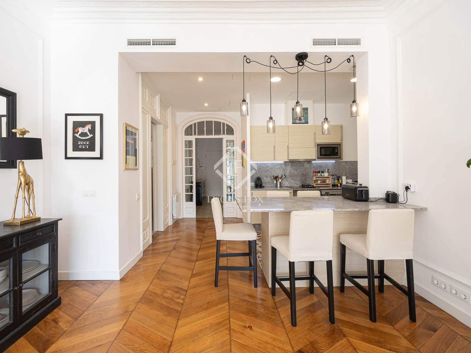 Appartement de 4 chambres à louer à Barcelone ville - 3 000 € (Ref: 9386296)