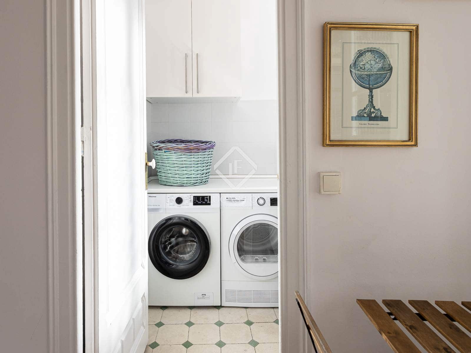 Appartement de 4 chambres à louer à Barcelone ville - 3 000 € (Ref: 9386296)