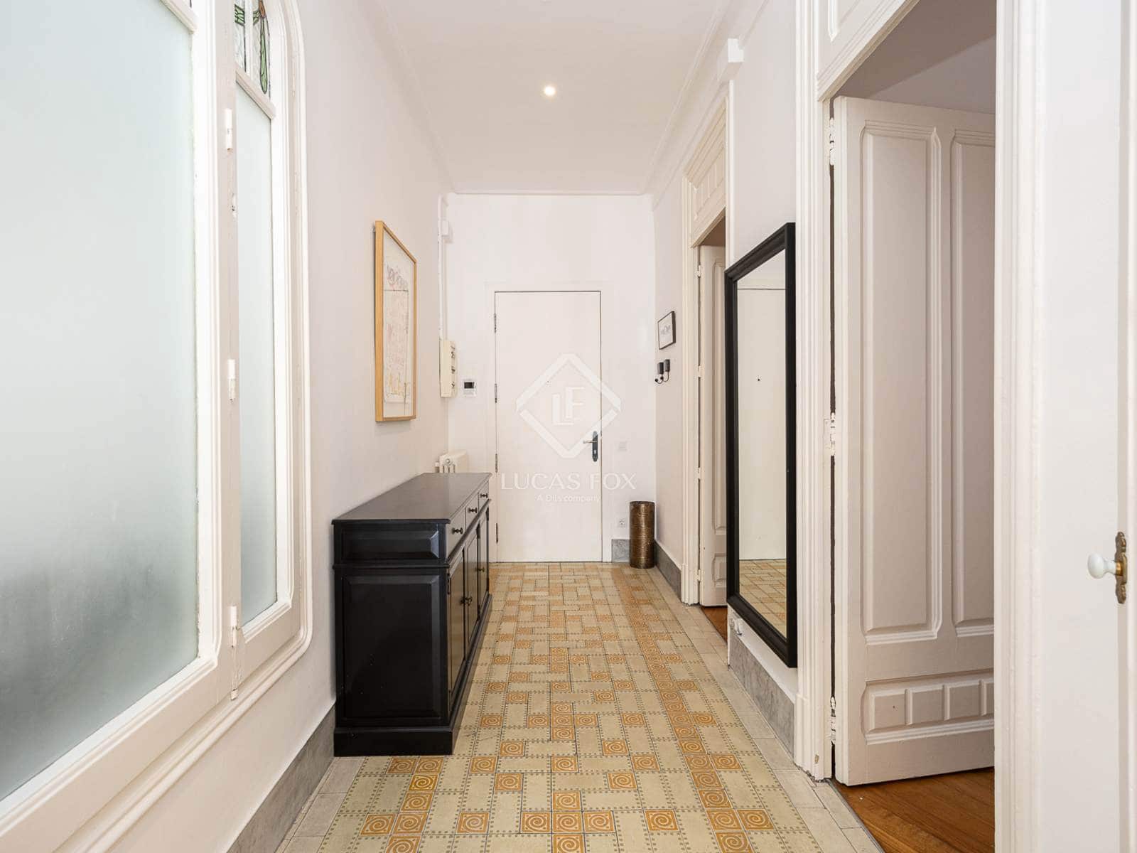 Appartement de 4 chambres à louer à Barcelone ville - 3 000 € (Ref: 9386296)