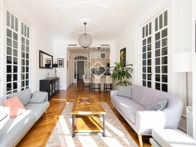 Appartement de 4 chambres à louer à Barcelone ville - 3 000 € (Ref: 9386296)