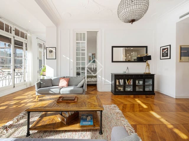 Appartement de 4 chambres à louer à Barcelone ville - 3 000 € (Ref: 9386296)