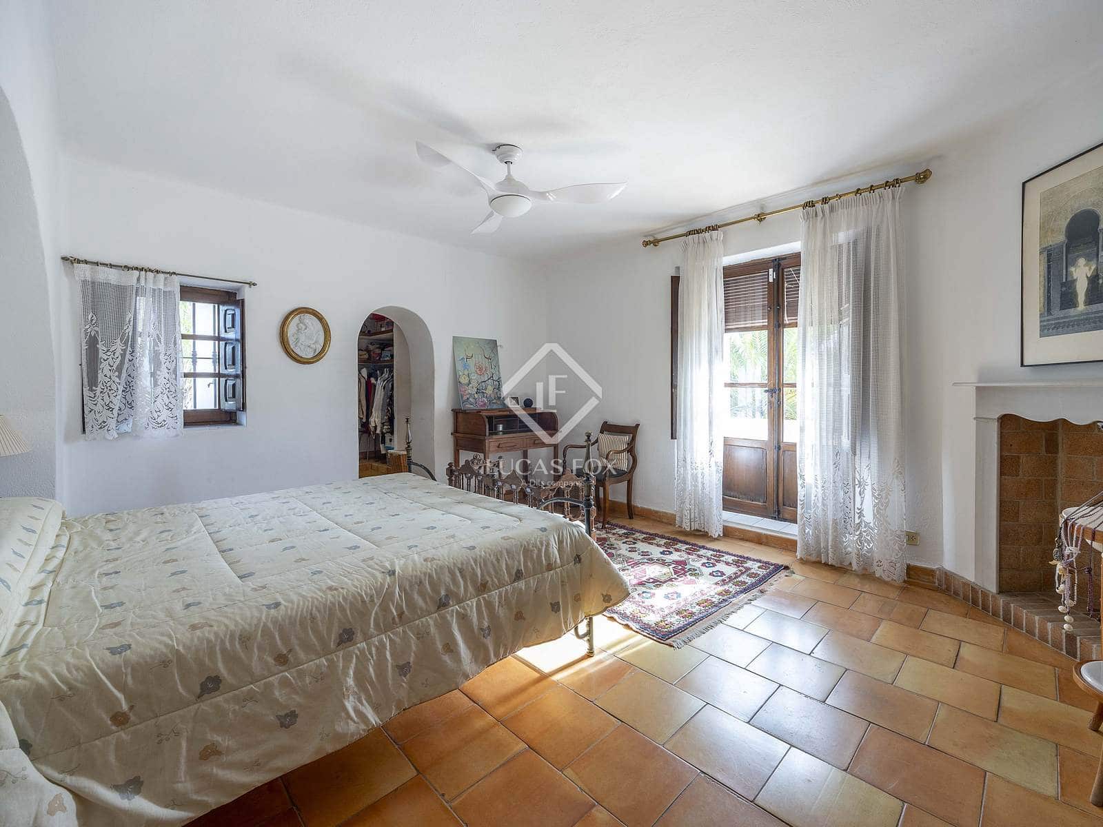 8 slaapkamer Villa te koop in San Antonio de Benageber met zwembad garage - € 1.480.000 (Ref: 9386297)