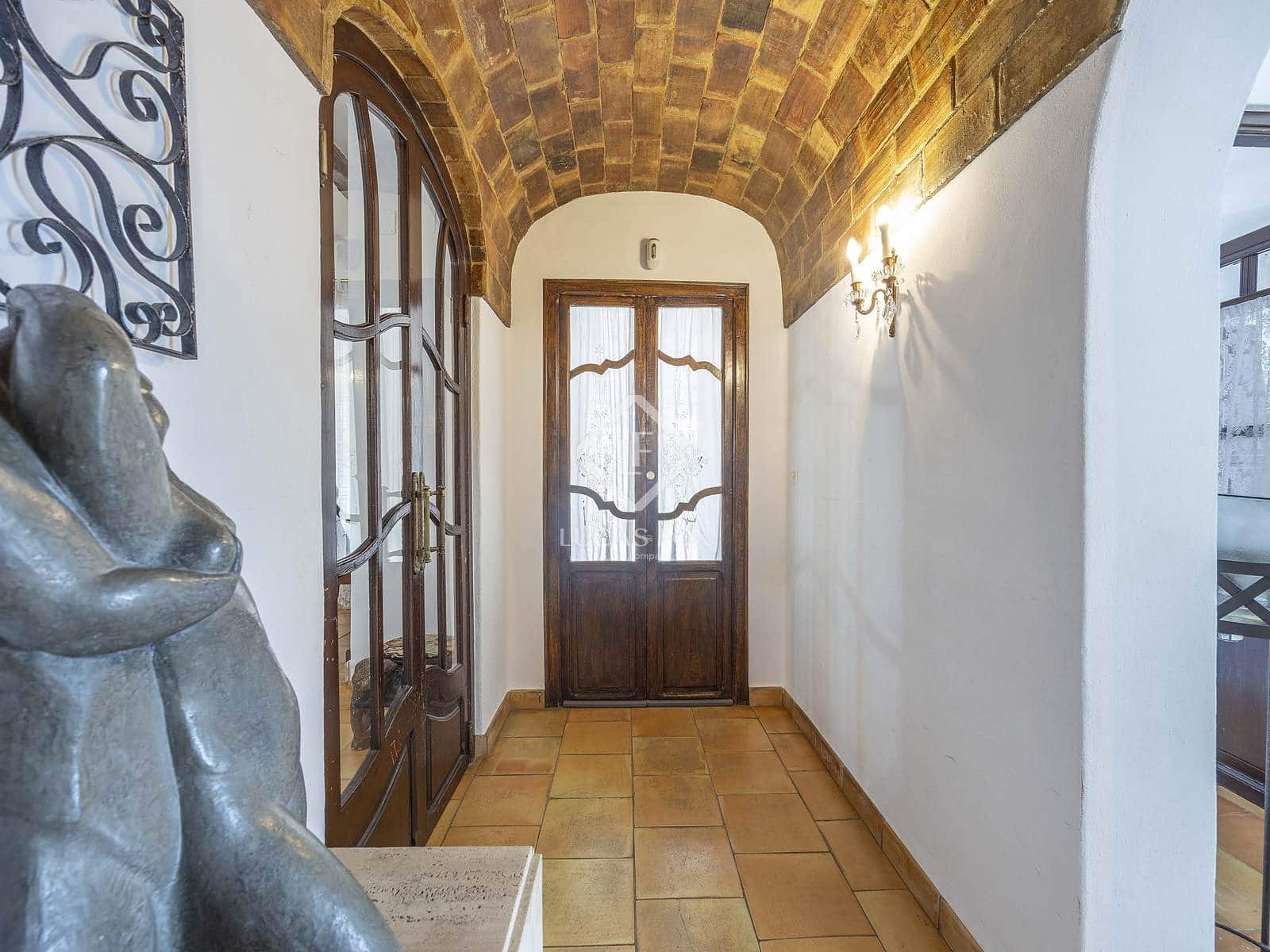 8 slaapkamer Villa te koop in San Antonio de Benageber met zwembad garage - € 1.480.000 (Ref: 9386297)