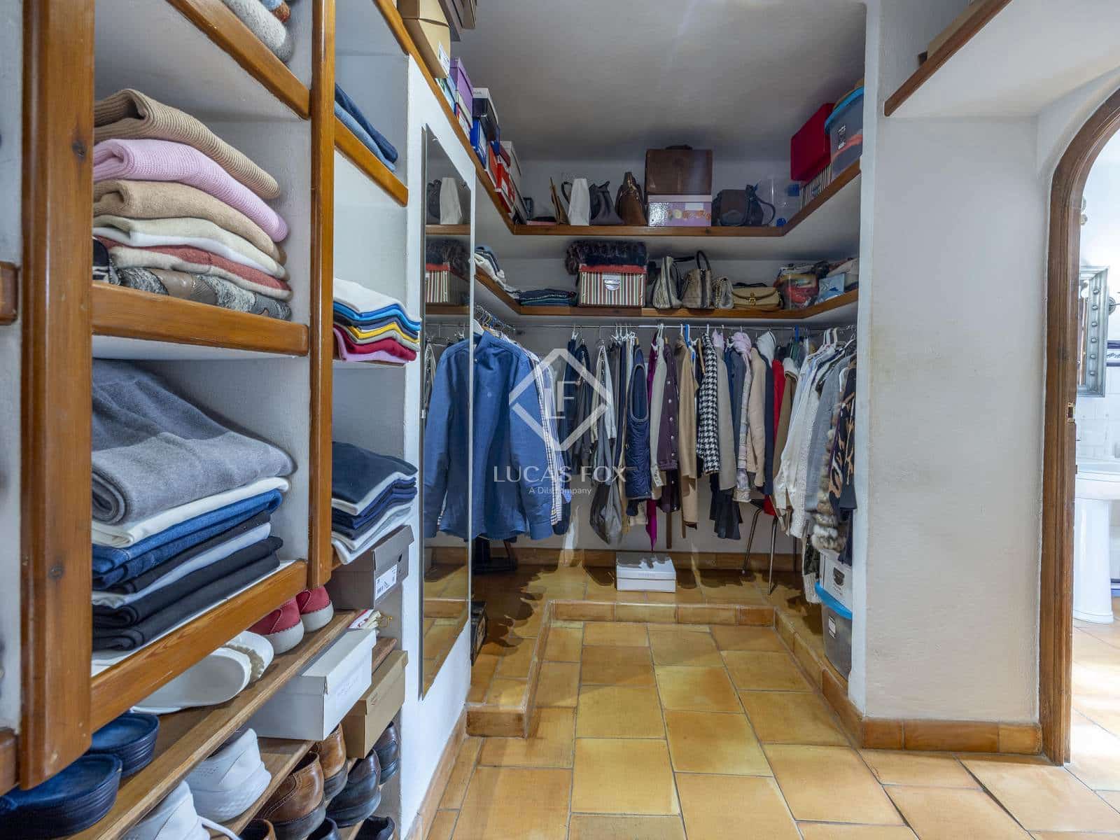 8 slaapkamer Villa te koop in San Antonio de Benageber met zwembad garage - € 1.480.000 (Ref: 9386297)