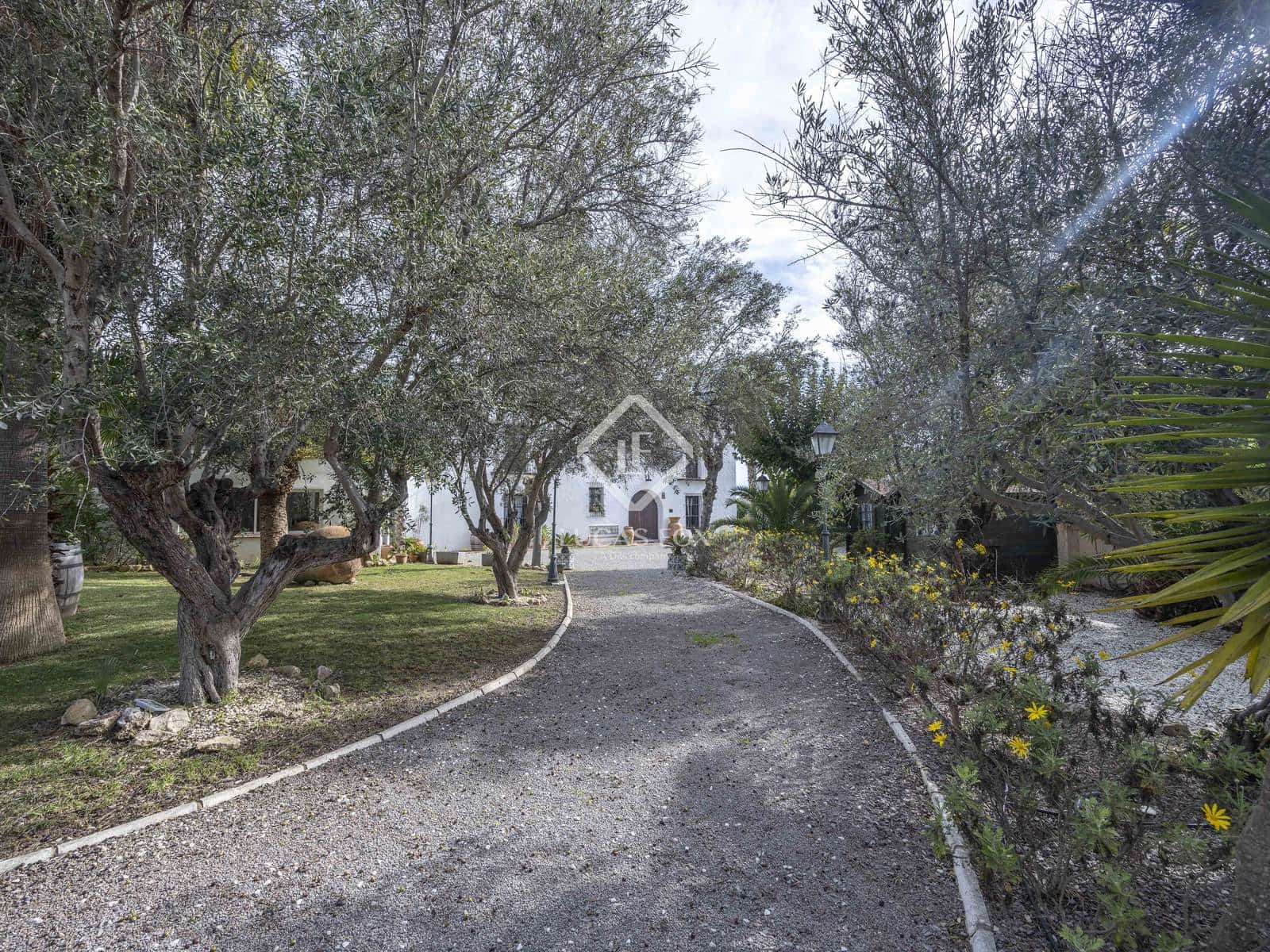 8 slaapkamer Villa te koop in San Antonio de Benageber met zwembad garage - € 1.480.000 (Ref: 9386297)