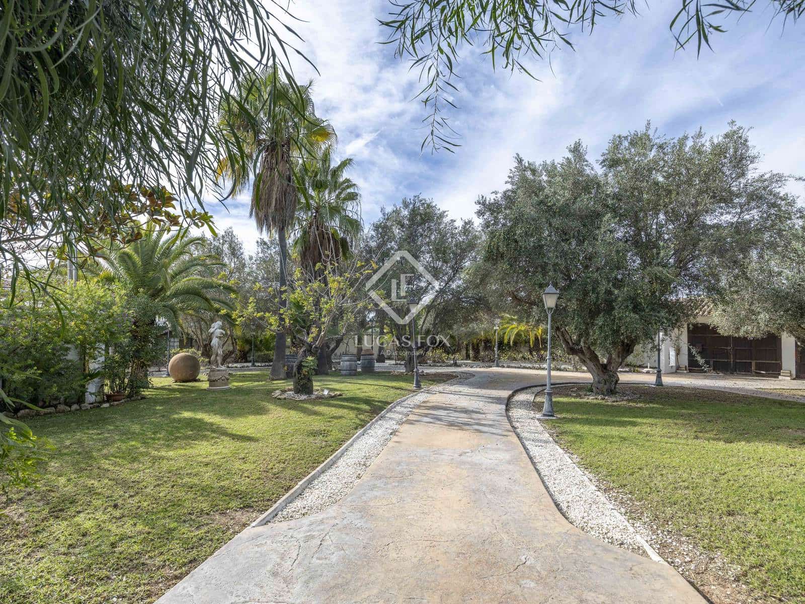 8 slaapkamer Villa te koop in San Antonio de Benageber met zwembad garage - € 1.480.000 (Ref: 9386297)