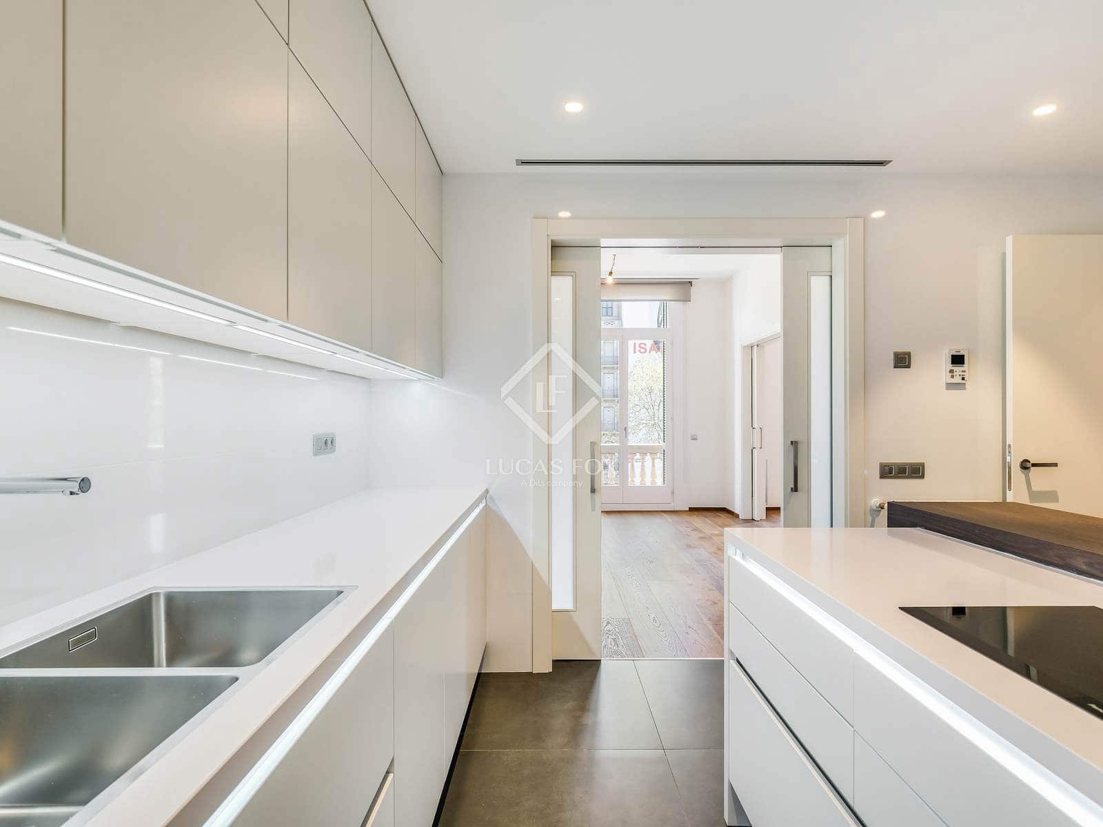 4 sovrum Lägenhet att hyra i Barcelona stad - 8 000 € (Ref: 9386298)