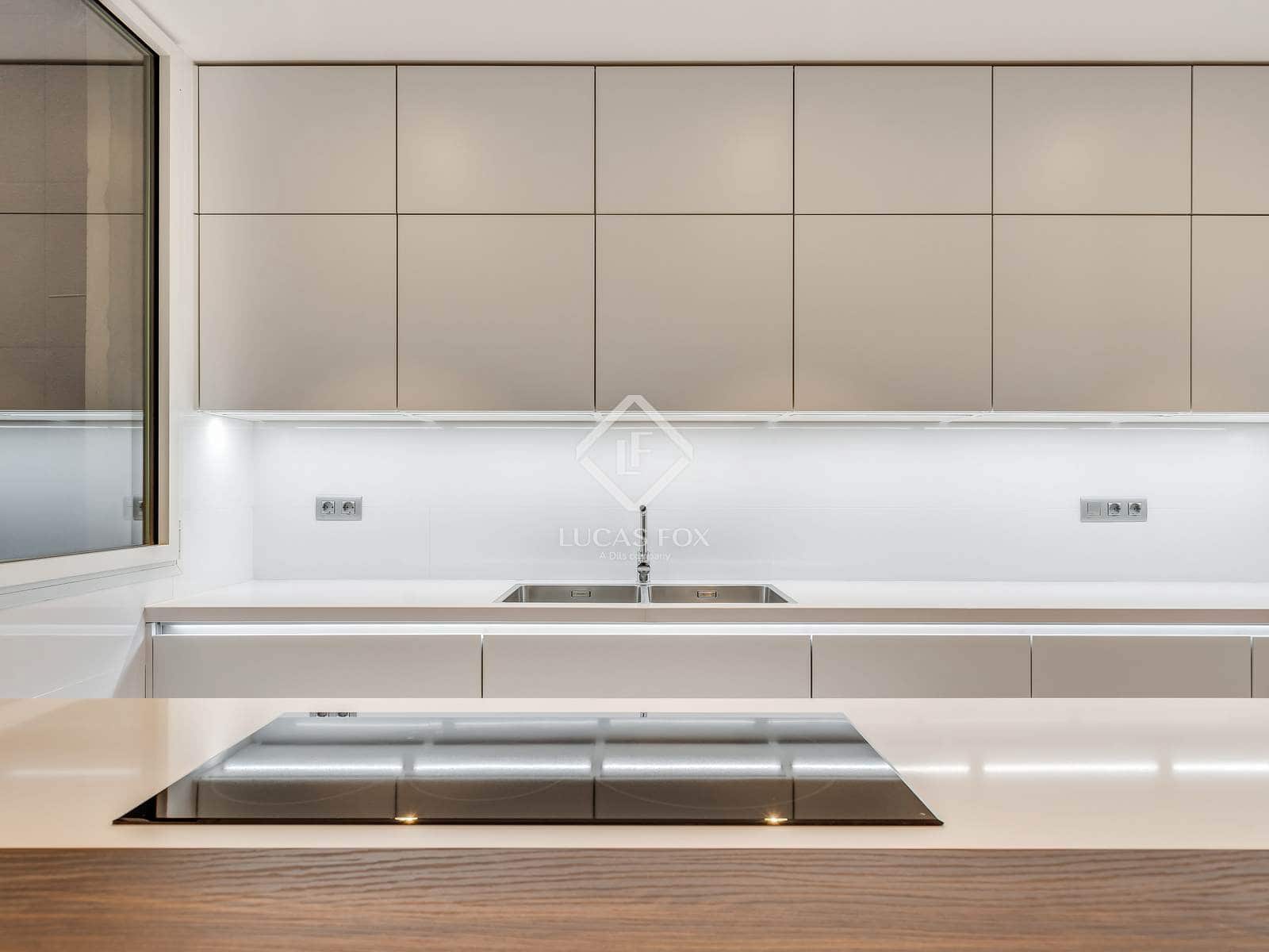 4 sovrum Lägenhet att hyra i Barcelona stad - 8 000 € (Ref: 9386298)