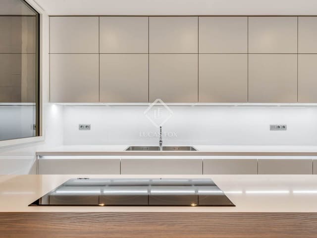 4 bedroom Apartment for rent in Barcelona city - € 8,000 (Ref: 9386298)