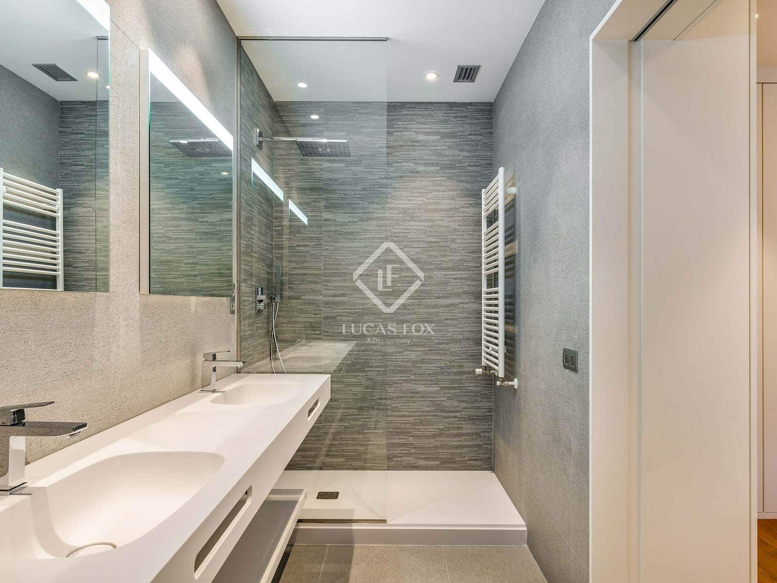 4 sovrum Lägenhet att hyra i Barcelona stad - 8 000 € (Ref: 9386298)