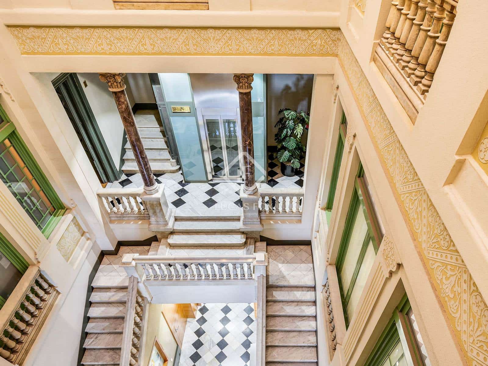 4 sovrum Lägenhet att hyra i Barcelona stad - 8 000 € (Ref: 9386298)