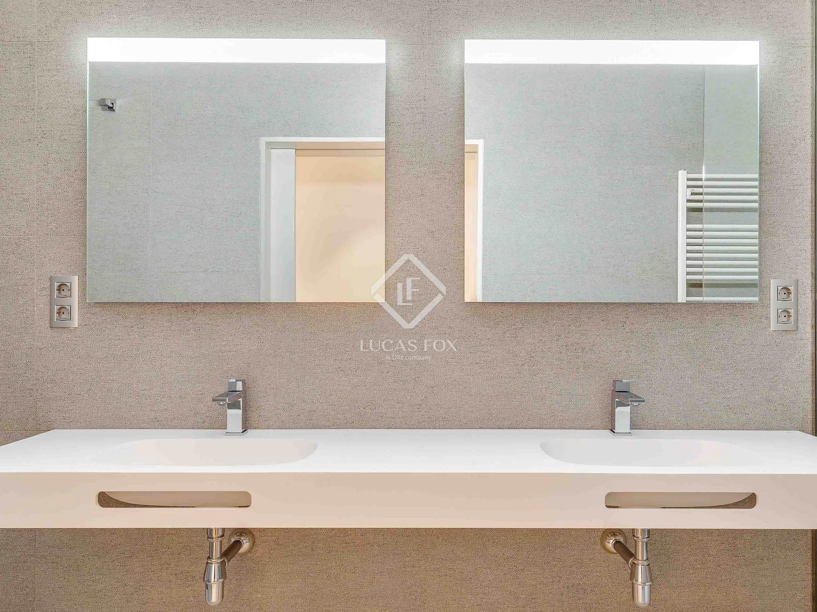 4 sovrum Lägenhet att hyra i Barcelona stad - 8 000 € (Ref: 9386298)