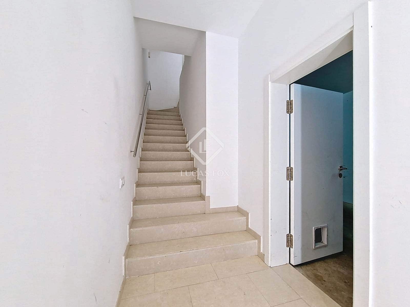 4 bedroom Villa for rent in Vilanova i la Geltru with garage - € 2,500 (Ref: 9386539)