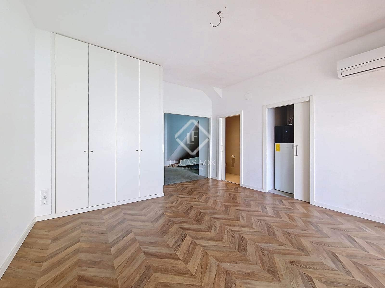 4 bedroom Villa for rent in Vilanova i la Geltru with garage - € 2,500 (Ref: 9386539)