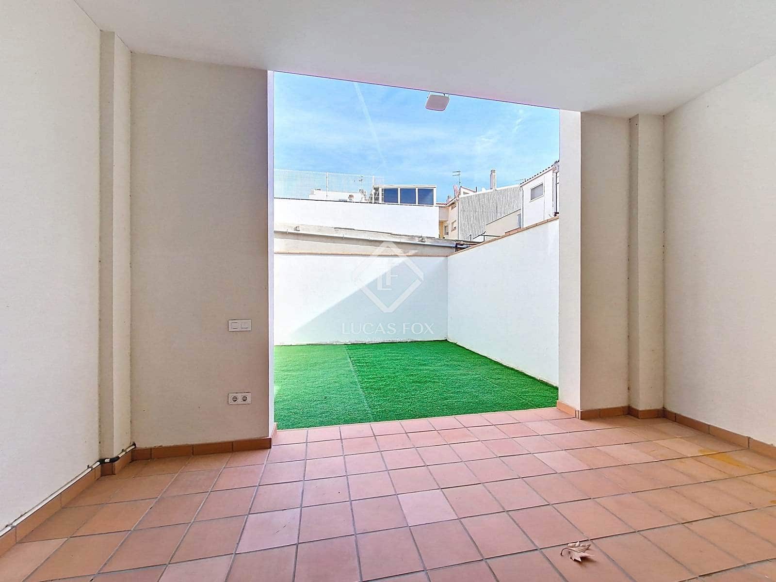 4 bedroom Villa for rent in Vilanova i la Geltru with garage - € 2,500 (Ref: 9386539)