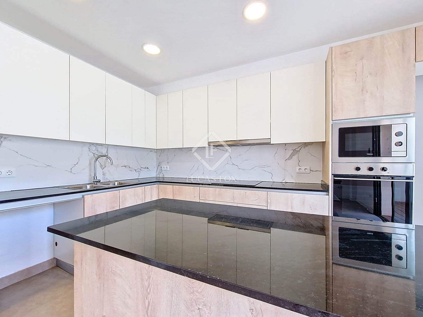 4 bedroom Villa for rent in Vilanova i la Geltru with garage - € 2,500 (Ref: 9386539)