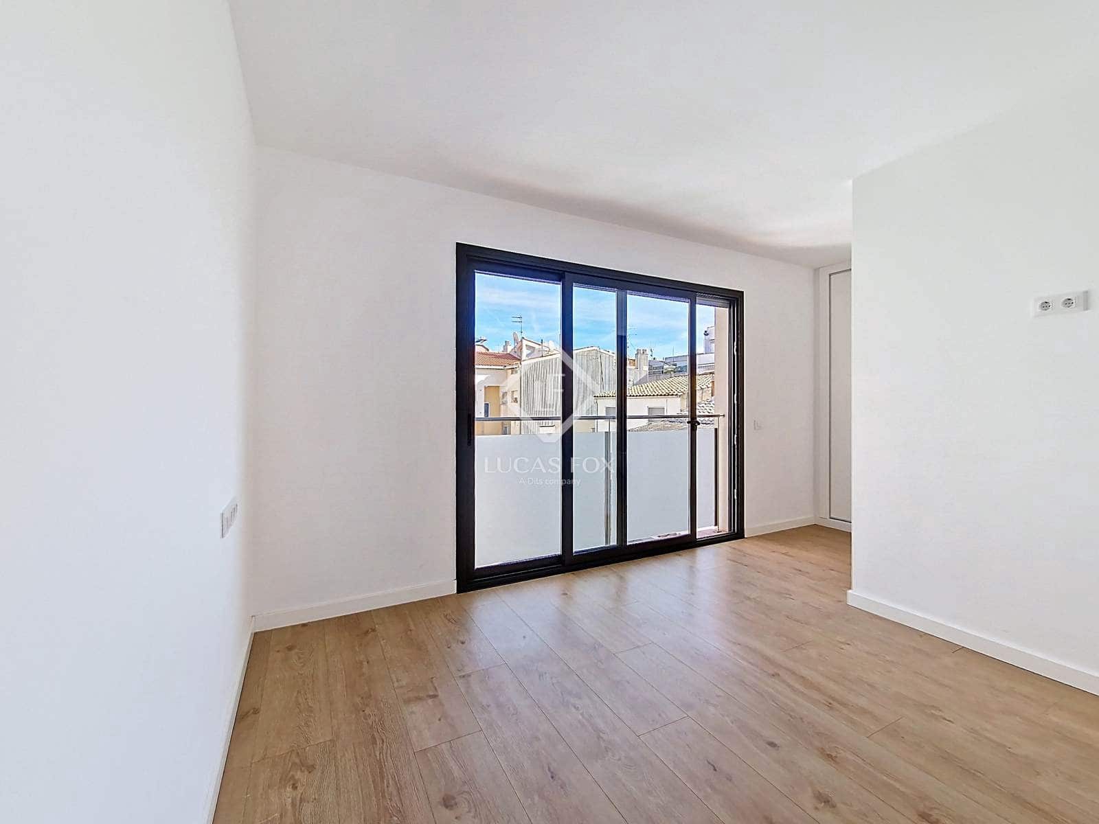 4 bedroom Villa for rent in Vilanova i la Geltru with garage - € 2,500 (Ref: 9386539)