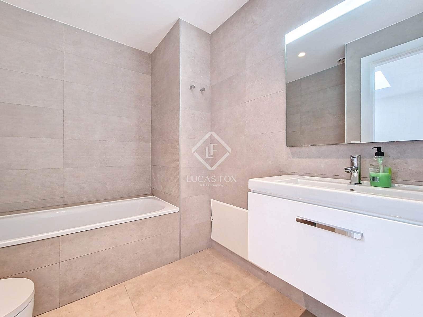 4 bedroom Villa for rent in Vilanova i la Geltru with garage - € 2,500 (Ref: 9386539)