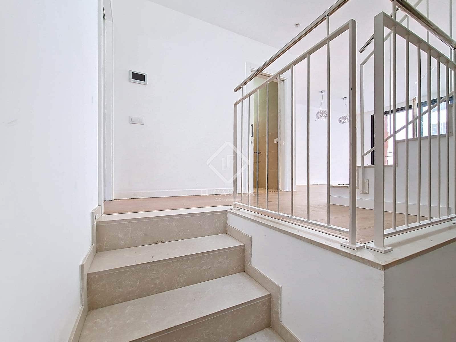 4 bedroom Villa for rent in Vilanova i la Geltru with garage - € 2,500 (Ref: 9386539)