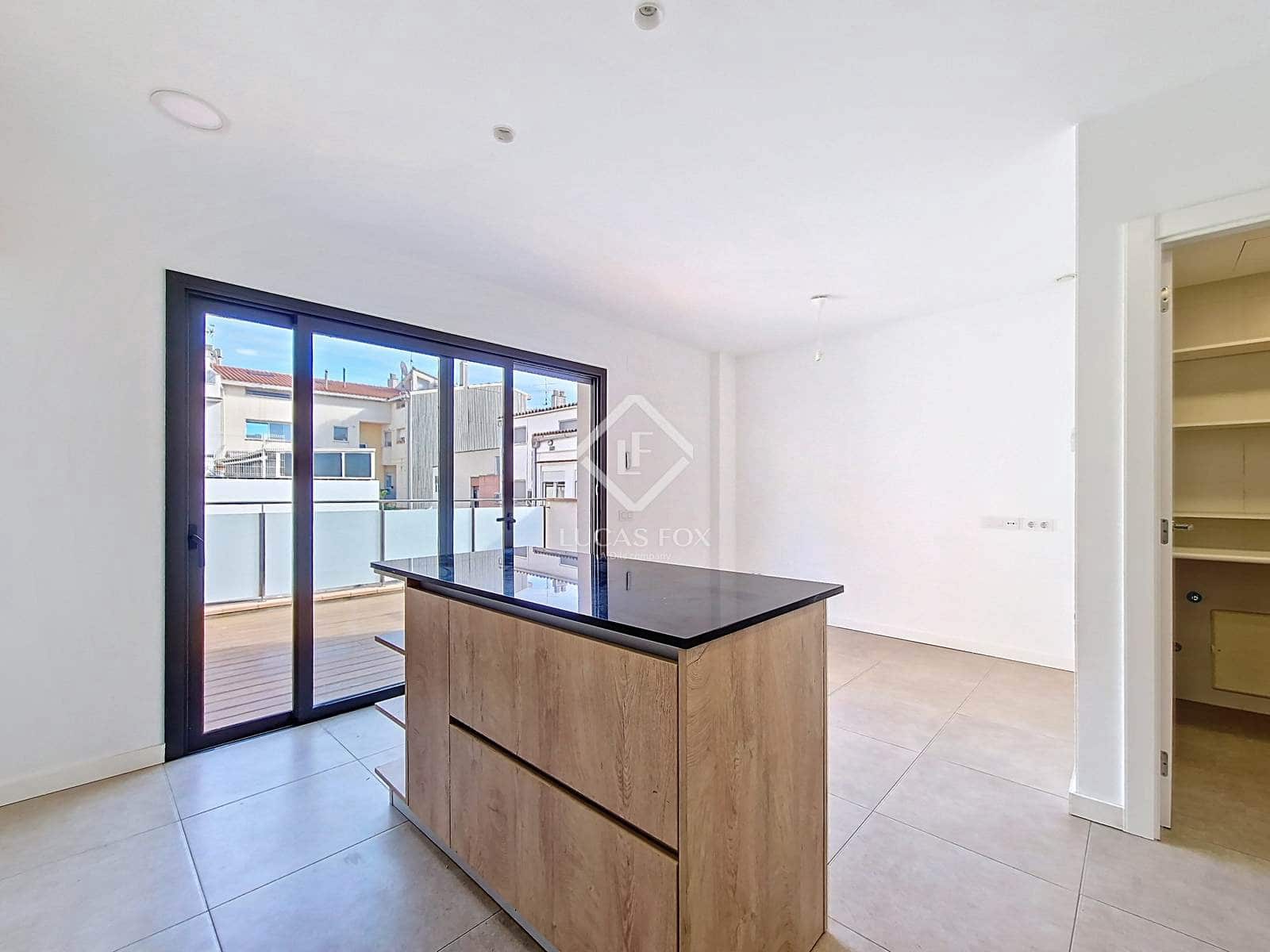 4 bedroom Villa for rent in Vilanova i la Geltru with garage - € 2,500 (Ref: 9386539)