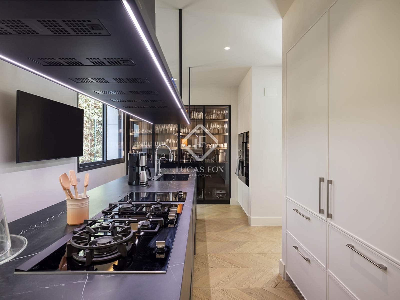 5 sypialnia Willa do wynajęcia w Miasto Barcelona z basenem garażem - 25 000 € (Ref: 9386702)