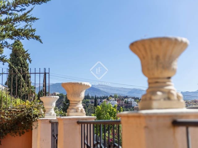 5 Zimmer Villa zu verkaufen in Granada Stadt mit Garage - 845.000 € (Ref: 9386706)