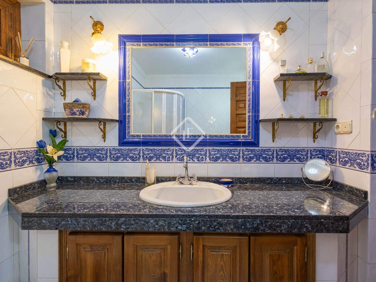 5 Zimmer Villa zu verkaufen in Granada Stadt mit Garage - 845.000 € (Ref: 9386706)