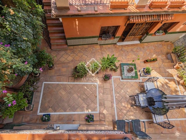 5 Zimmer Villa zu verkaufen in Granada Stadt mit Garage - 845.000 € (Ref: 9386706)