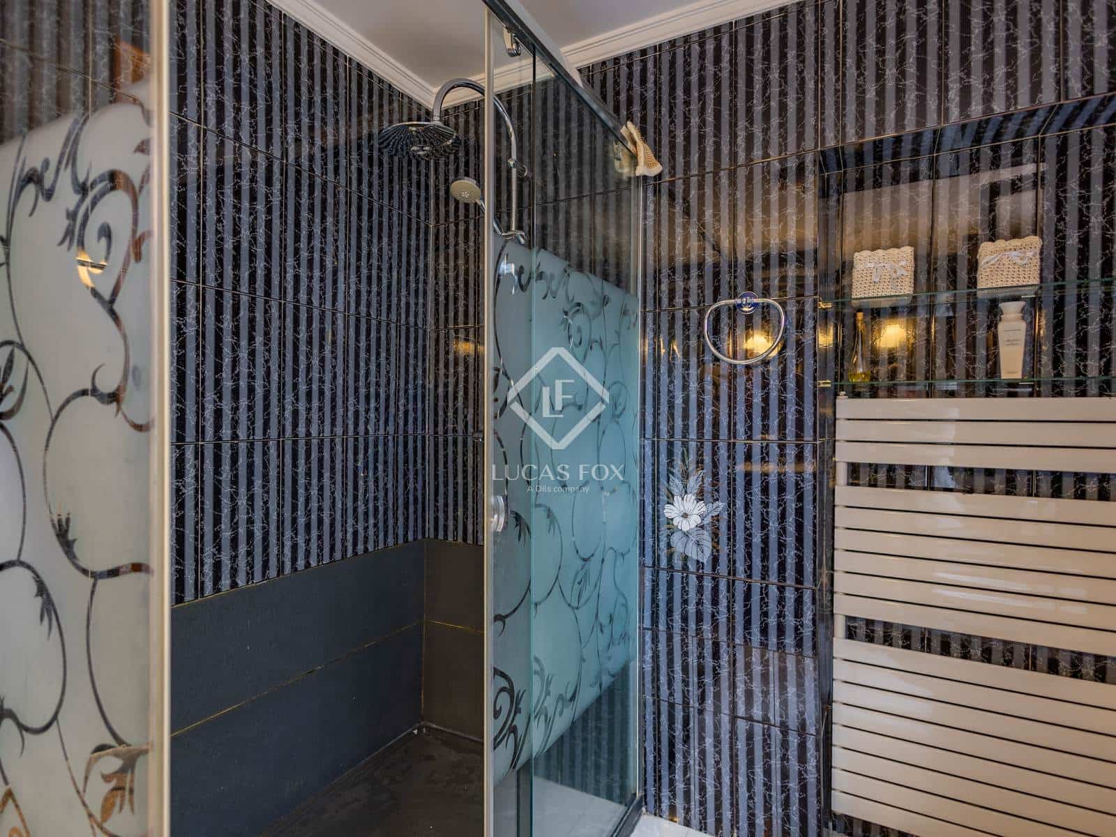 5 Zimmer Villa zu verkaufen in Granada Stadt mit Garage - 845.000 € (Ref: 9386706)