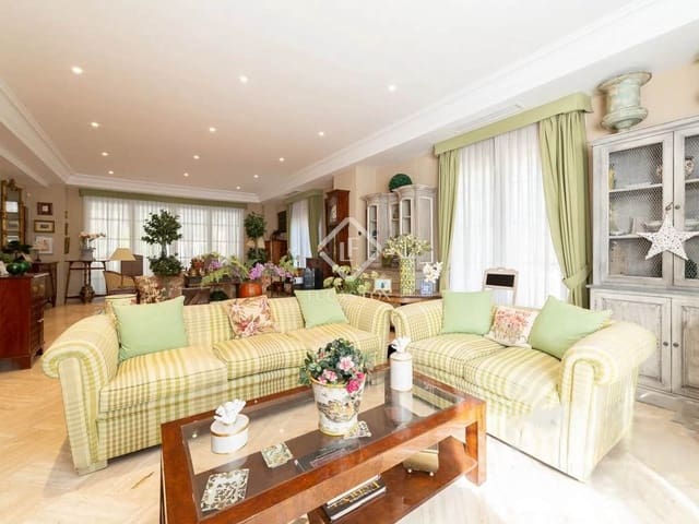 5 soverom Villa til salgs i Fuente del Fresno, San Sebastián de los Reyes med svømmebasseng garasje - € 1 900 000 (Ref: 9386707)