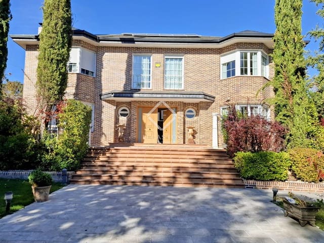 5 soverom Villa til salgs i Fuente del Fresno, San Sebastián de los Reyes med svømmebasseng garasje - € 1 900 000 (Ref: 9386707)