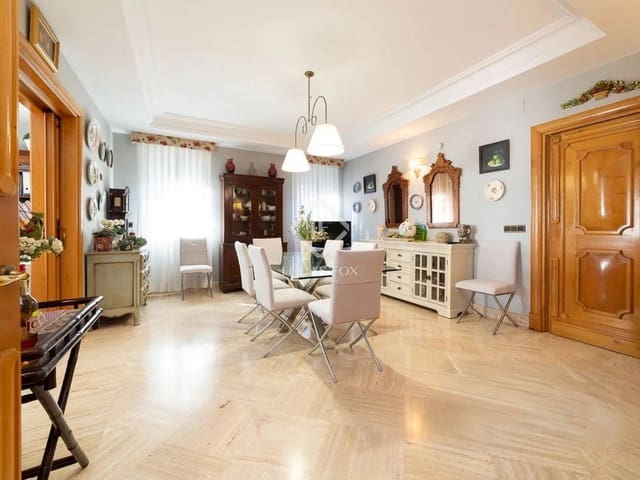 5 soverom Villa til salgs i Fuente del Fresno, San Sebastián de los Reyes med svømmebasseng garasje - € 1 900 000 (Ref: 9386707)