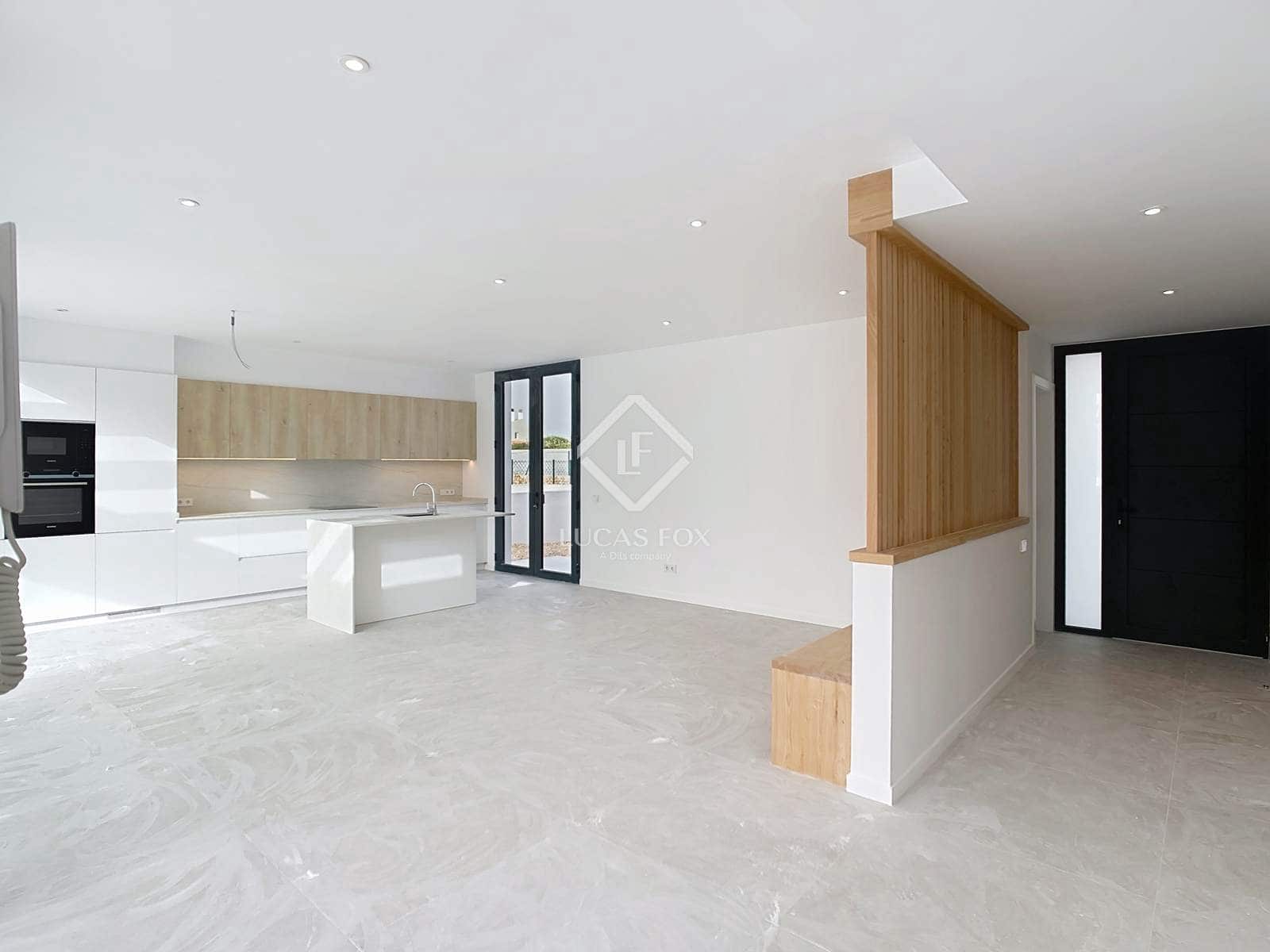 3 soverom Villa til salgs i Ciutadella de Menorca med svømmebasseng garasje - € 980 000 (Ref: 9386708)