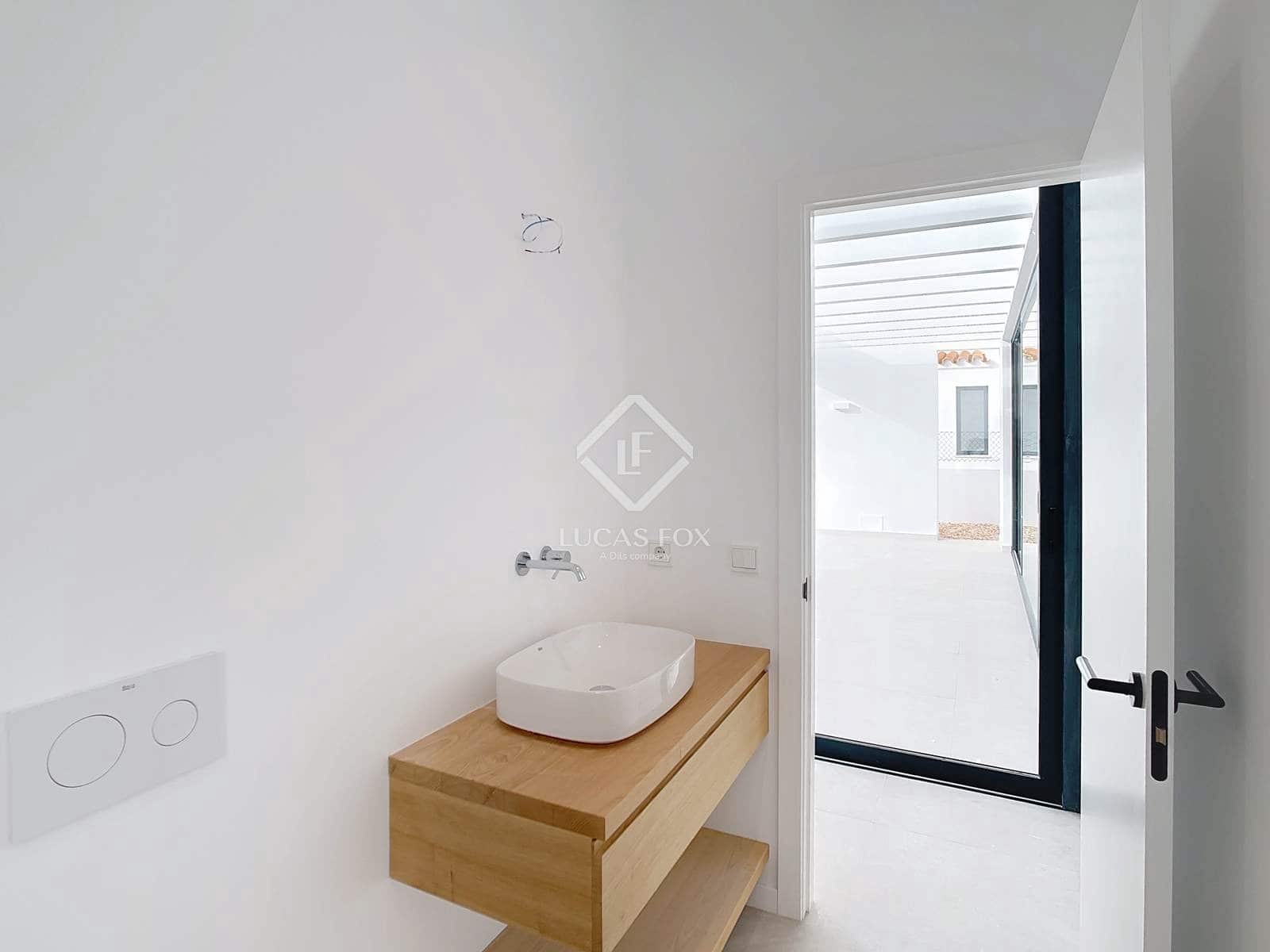 3 soverom Villa til salgs i Ciutadella de Menorca med svømmebasseng garasje - € 980 000 (Ref: 9386708)