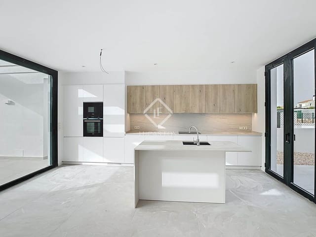 3 chambre Villa/Maison à vendre à Ciutadella de Menorca avec piscine garage - 980 000 € (Ref: 9386708)