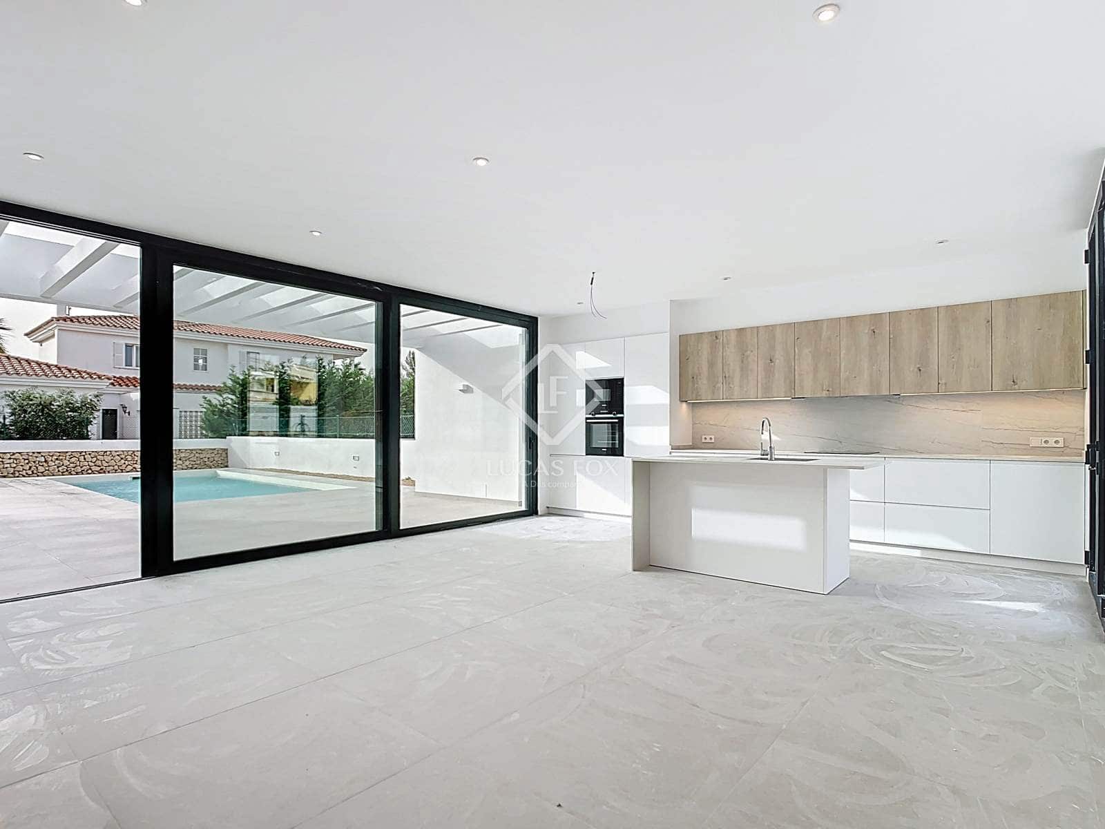 3 soverom Villa til salgs i Ciutadella de Menorca med svømmebasseng garasje - € 980 000 (Ref: 9386708)