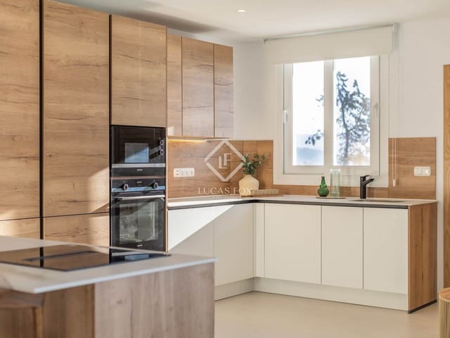 5 bedroom Villa for sale in Salobreña with pool garage - € 2,495,000 (Ref: 9386709)