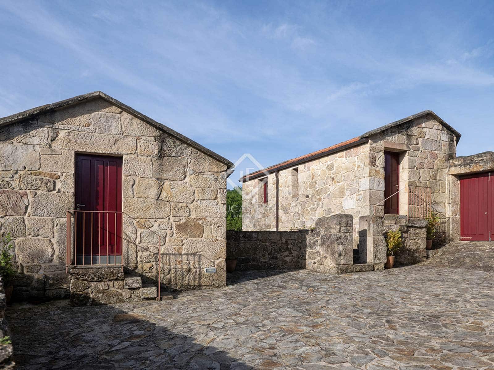 10 bedroom Villa for sale in A Caniza with pool garage - € 1,150,000 (Ref: 9388176)