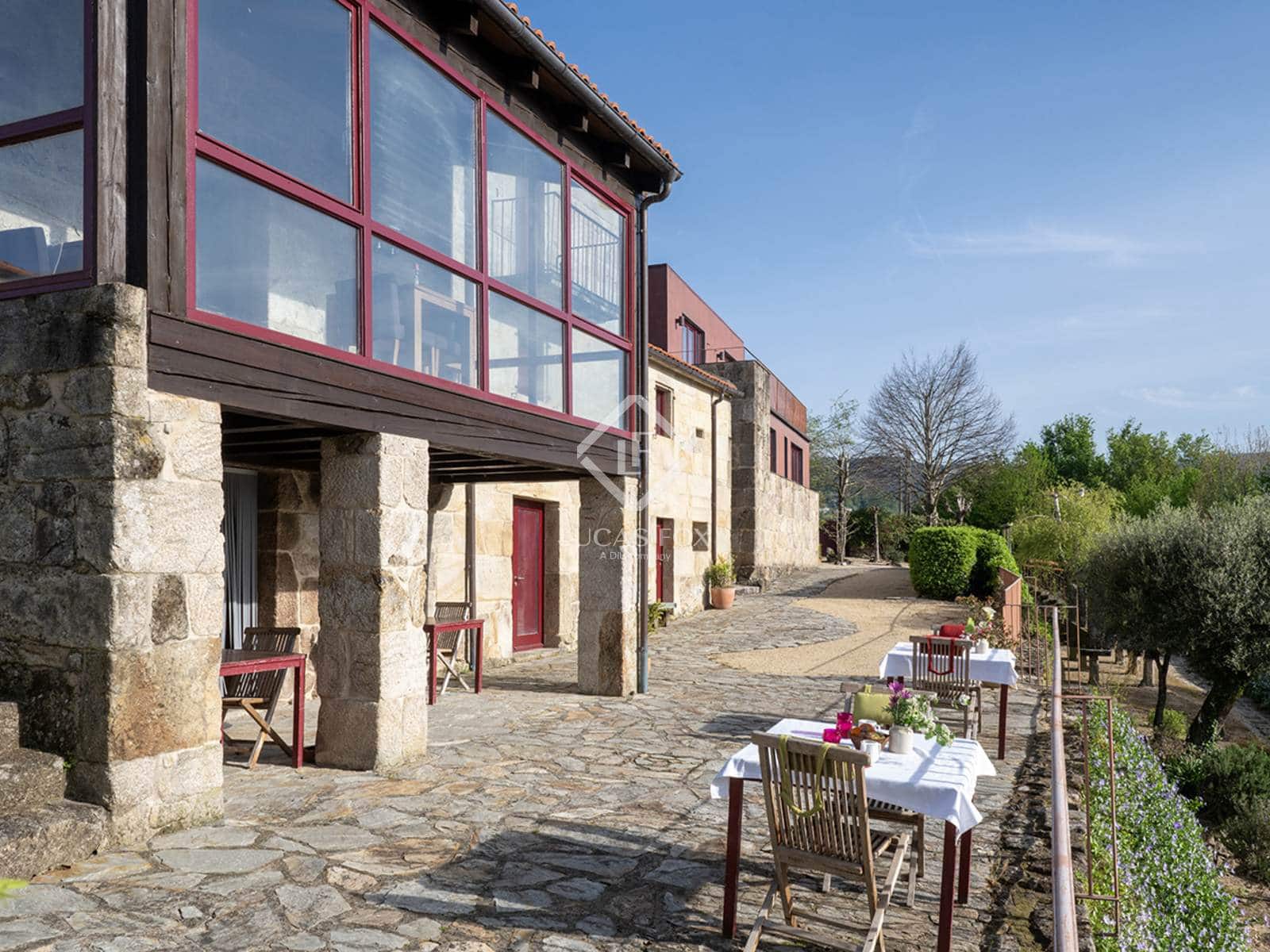 10 bedroom Villa for sale in A Caniza with pool garage - € 1,150,000 (Ref: 9388176)