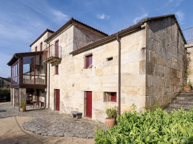 10 makuuhuone Huvila myytävänä paikassa A Cañiza mukana uima-altaan 
autotalli - 1 150 000 € (Ref: 9388176)