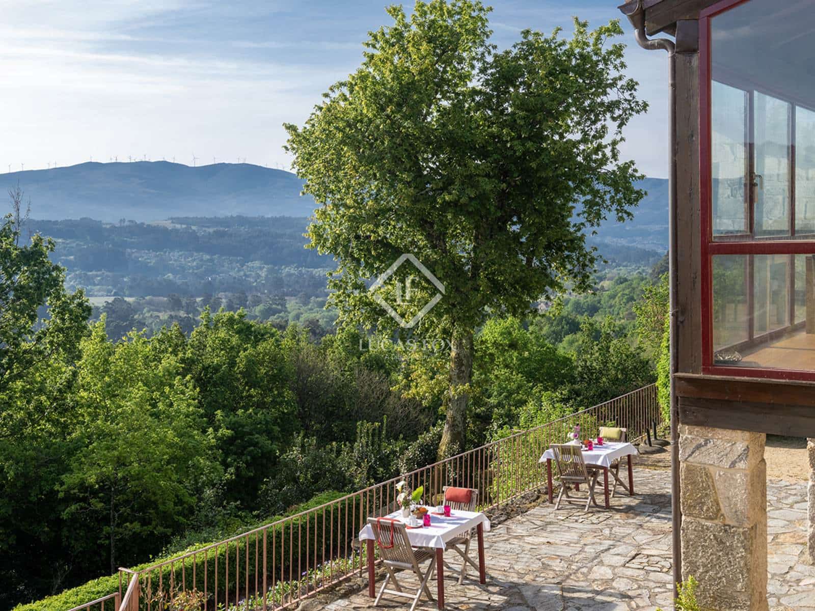 10 bedroom Villa for sale in A Caniza with pool garage - € 1,150,000 (Ref: 9388176)