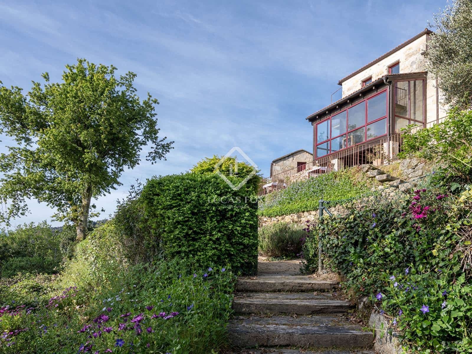 10 bedroom Villa for sale in A Caniza with pool garage - € 1,150,000 (Ref: 9388176)