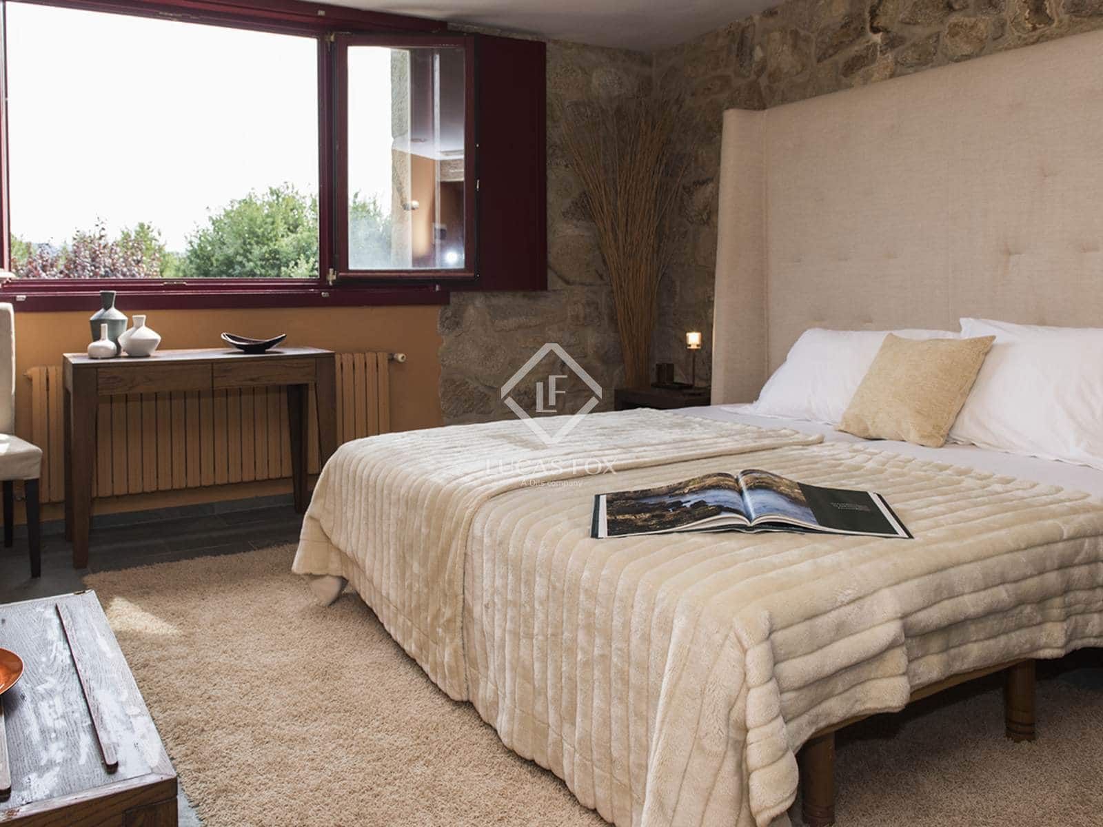 10 bedroom Villa for sale in A Caniza with pool garage - € 1,150,000 (Ref: 9388176)