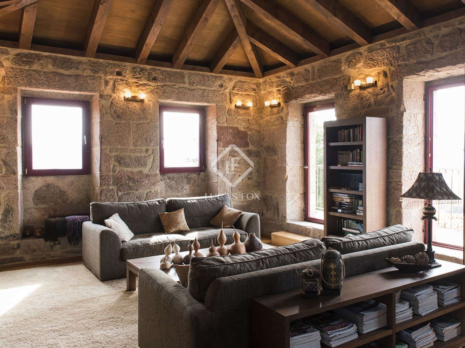 10 bedroom Villa for sale in A Caniza with pool garage - € 1,150,000 (Ref: 9388176)